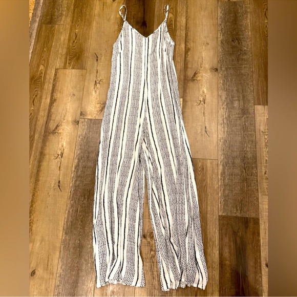 Black and White Patterned Women's Jumper - Picture 6 of 8